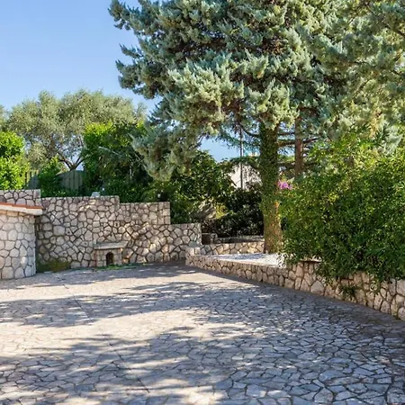 Laura - Krk By Guide Villa Krk Town