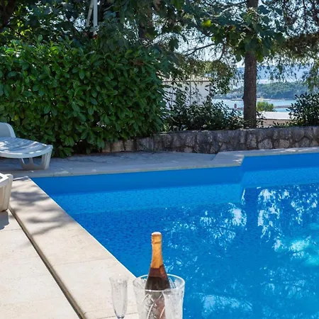 Laura - Krk By Guide *